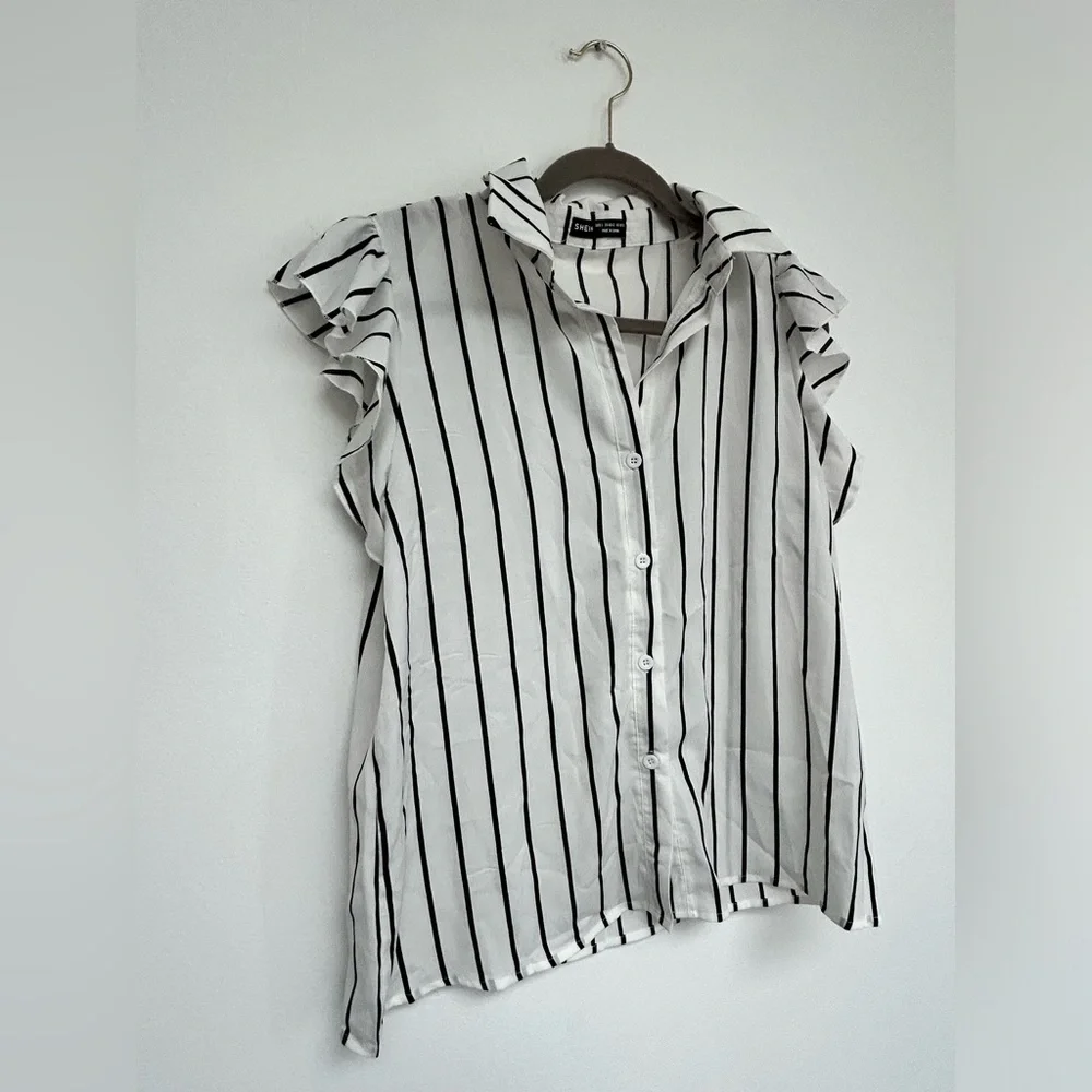 SHEIN Black and White Stripe Flutter Sleeve Button Down Womens size L NWOT - Picture 5 of 9